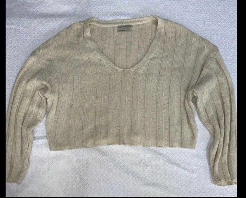 UO Urban Outfitters Cream Ribbed V-Neck Cropped Sweater Size M Boho Coastal